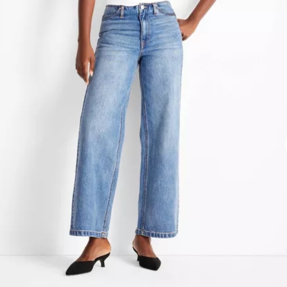 NWOT High Waisted Wide Leg Jeans